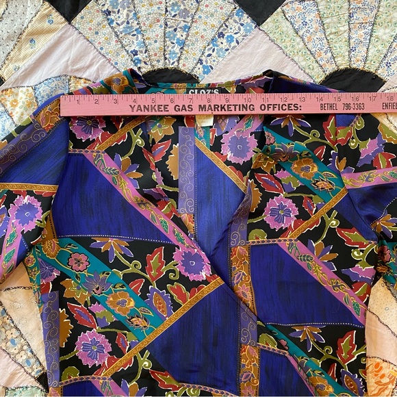 🎈SOLD 🎈VINTAGE Wrap Top CLOZ’S New York Flowers Black Tie Front SMALL - Picture 7 of 11